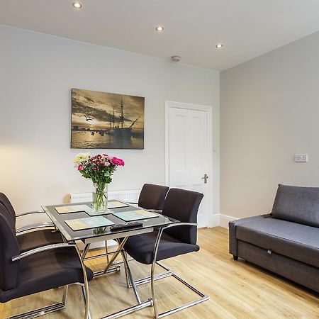 פורטסמות' Stopover At Orchard Garden Apartment With Great Outdoor Space מראה חיצוני תמונה
